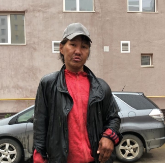 Следователь просит отозваться мужчину, ставшего жертвой грабежа в городе Якутске