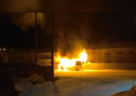 В Якутске загорелся автобус 