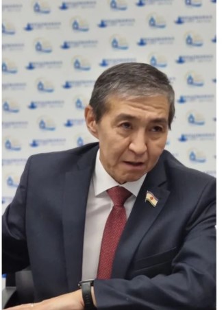 Депутат Гордумы Кырджагасов предложил отстреливать собак в Якутске 