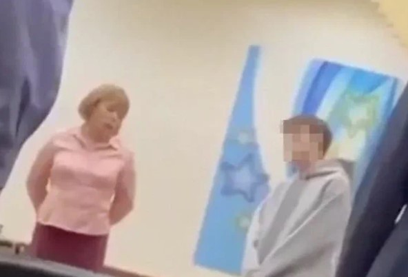 В Санкт-Петербурге учительница потребовала от школьника извинений на коленях