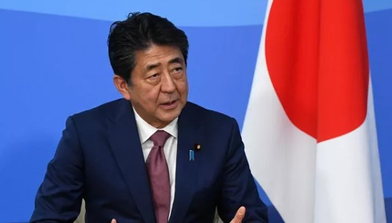 Экс-премьер Японии Синдзо Абэ умер после покушения 