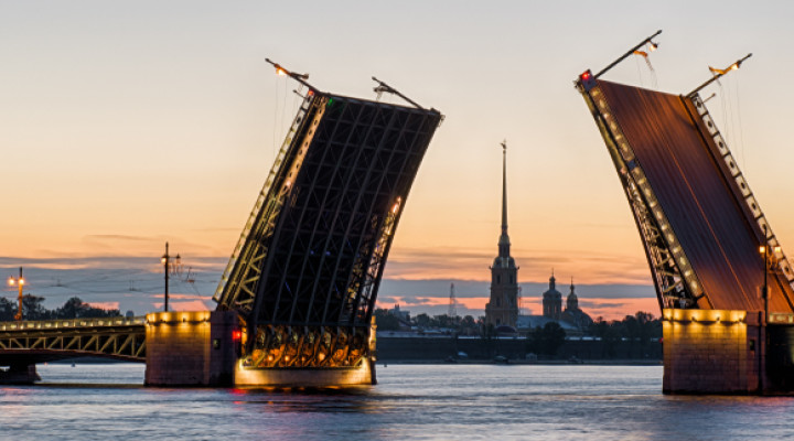 19 и 21 июля разводку мостов в Петербурге продлят из-за репетиций парада ко Дню ВМФ 