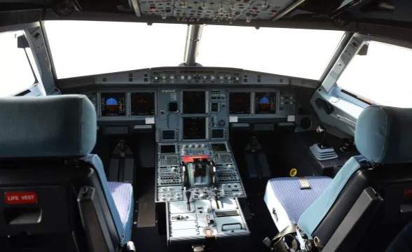 Минпромторг планирует заменить второго пилота в самолётах на виртуального