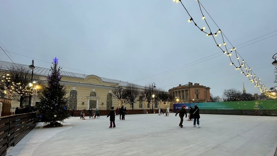 Рождественская ярмарка открылась в Петербурге 