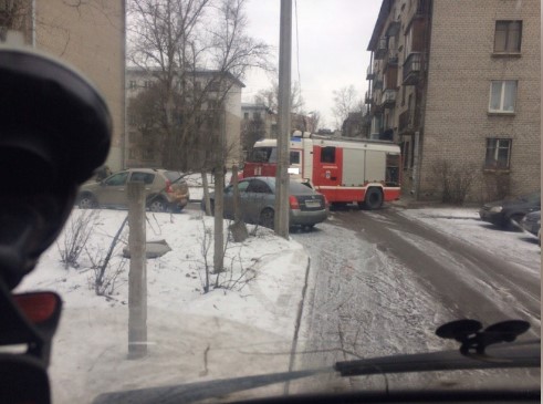 В Петербурге утром тушили пожар в школе 
