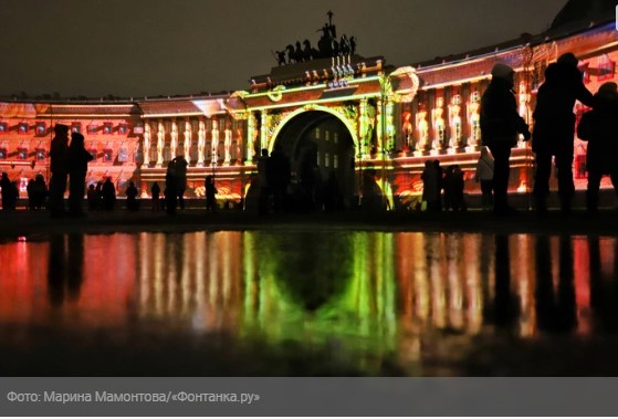 На Дворцовой площади в Петербурге представляют исторический 3D-спектакль про Петра I