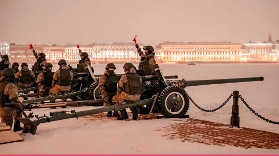 У Петропавловской крепости прогремит салют в честь Дня защитника Отечества