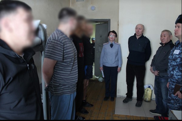 Общественники проверили условия содержания в следственном изоляторе Якутска 
