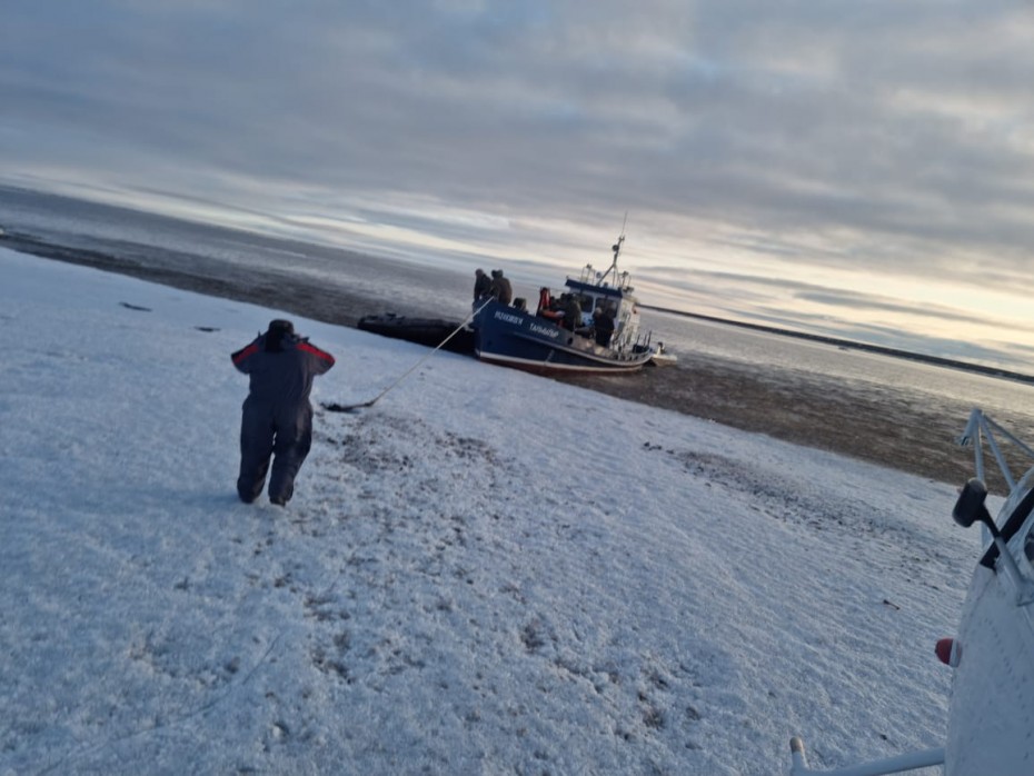 В Якутии спасены рыбаки, попавшие в ледяной плен  