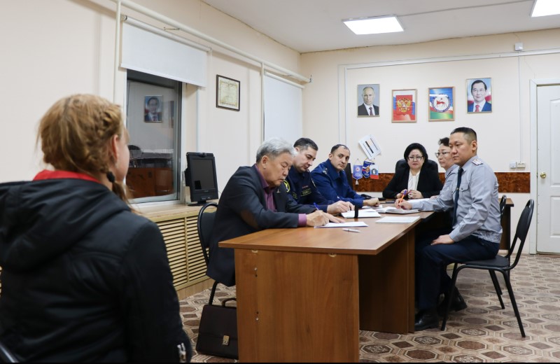 Уполномоченный по правам человека Якутии и прокурор посетили колонию-поселение