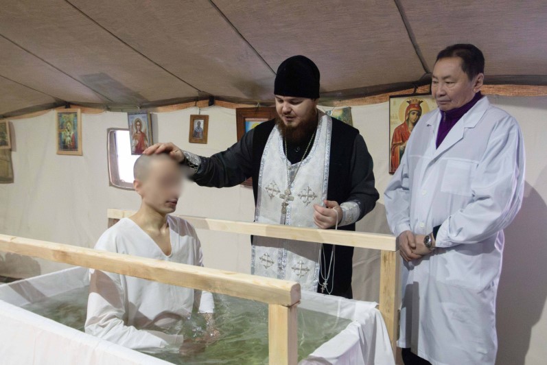В Якутске осужденные приняли участие в Крещенских купаниях