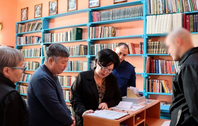Исправительную колонию №6 посетили Уполномоченный по правам человека Якутии и прокурор 