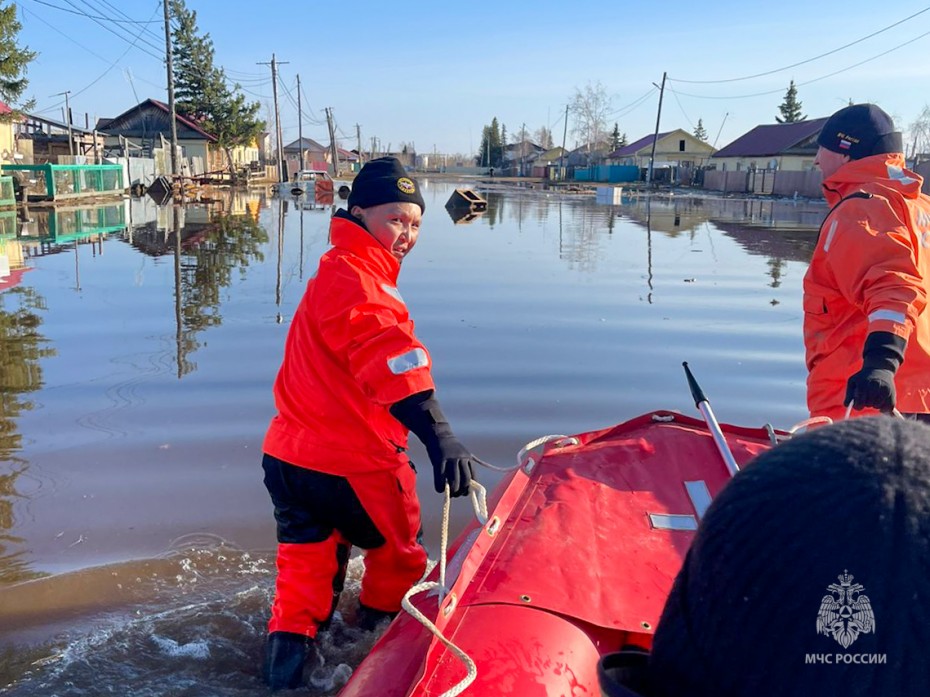 В Намском районе Якутии затоплена 561 дворовая территория
