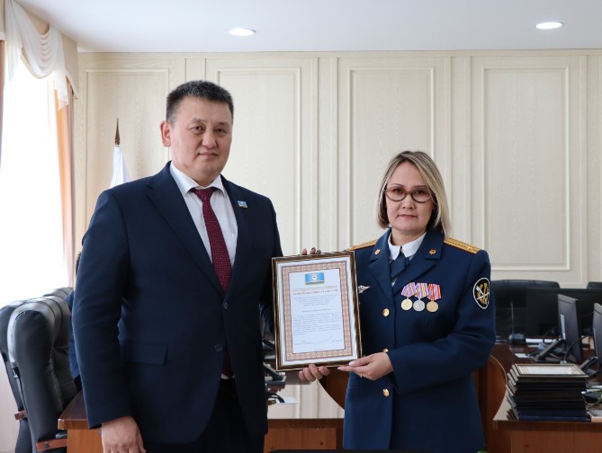 Служебная деятельность сотрудников УФСИН отмечена главой Якутии и правительством региона