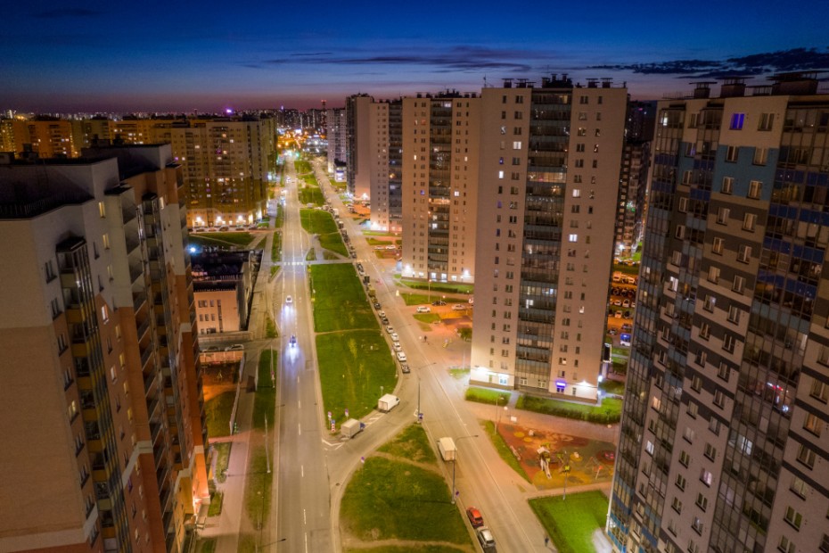 Муринскую дорогу в Петербурге осветили более 150 светодиодных фонарей
