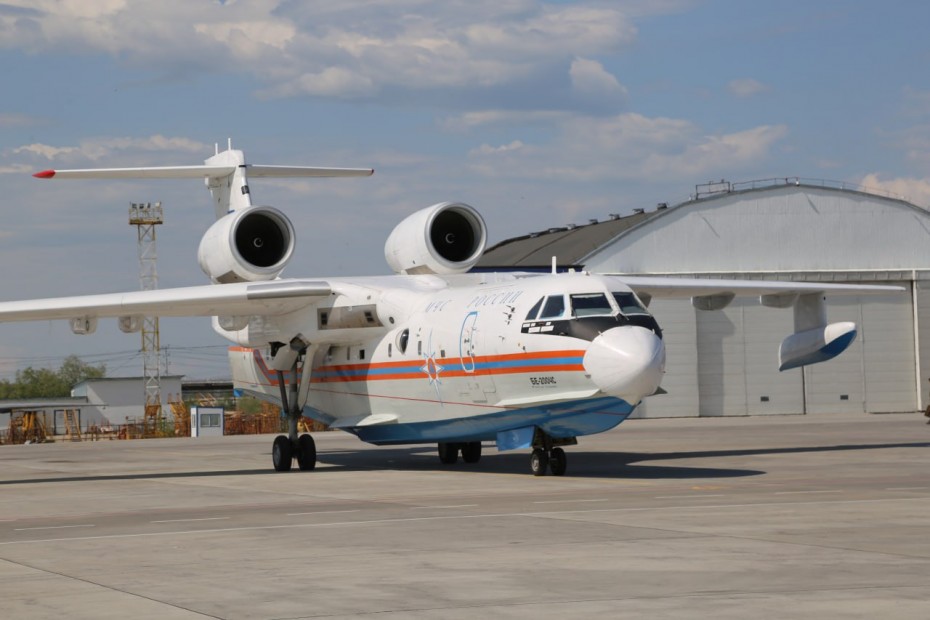 В Якутию прибыл самолет Бе-200 ЧС МЧС России