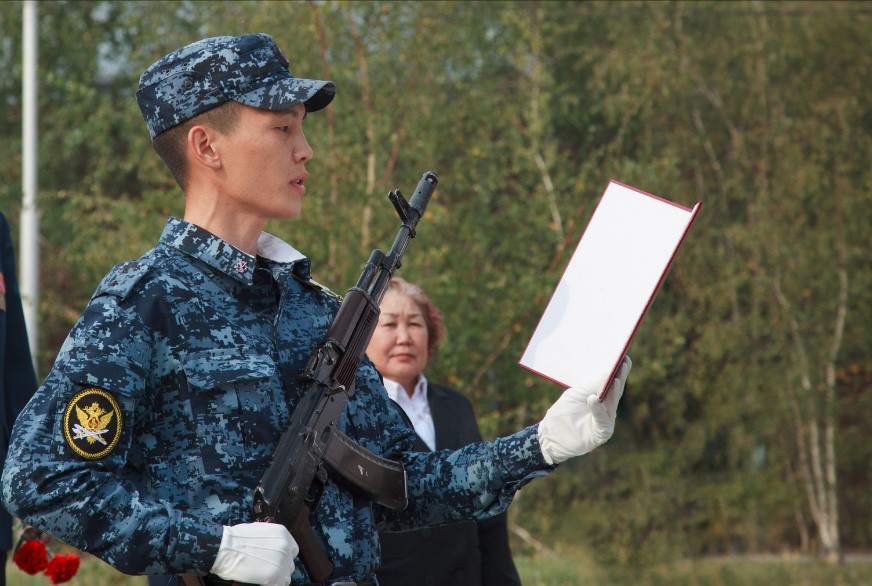 В Якутске сотрудники уголовно-исполнительной системы торжественно приняли присягу