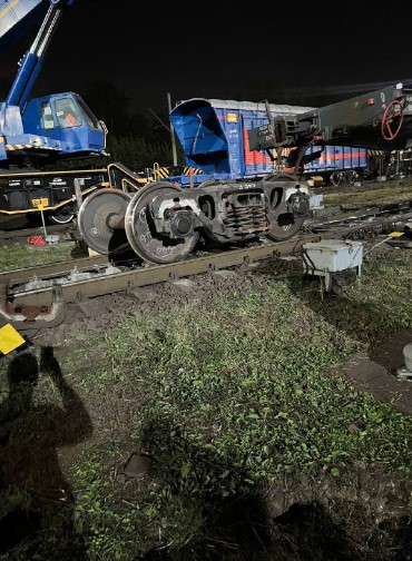 В Санкт-Петербурге вагоны грузового поезда сошли с рельсов 