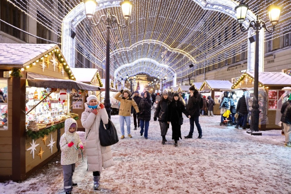 В Петербурге открылась Рождественская ярмарка 